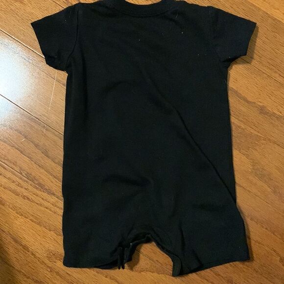 JORDAN 0-6M black onesie - Picture 2 of 5